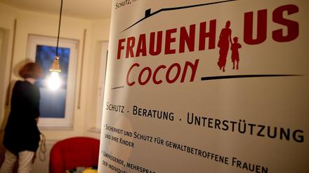 Die Beratungsstellen für Opfer häuslicher Gewalt registrieren nach einer Flaute zu Beginn der Pandemie wieder mehr Hilferufe von Frauen.