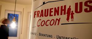Die Beratungsstellen für Opfer häuslicher Gewalt registrieren nach einer Flaute zu Beginn der Pandemie wieder mehr Hilferufe von Frauen.
