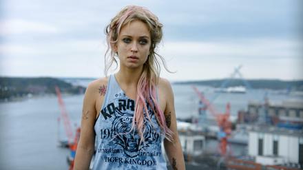 Nasrins beste Freundin. Jule (Caro Cult) ist ins Drogenmilieu abgerutscht. 