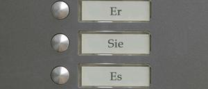 Pronomen wurden erfunden, um die Kommunikation zu vereinfachen. Trotzdem machen sie oft Probleme.