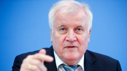 Innenminister Horst Seehofer (CSU) stand zuletzt stark unter Druck, die Grenzen wieder zu öffnen.