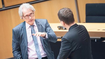Finanzsenator Matthias Kollatz (l.) (SPD).