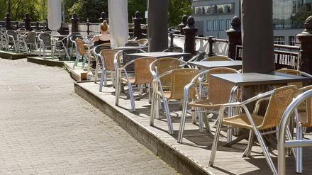 Noch leer. Acht Wochen nach ihrer Schließung dürfen Gaststätten am Freitag wieder für Gäste öffnen.