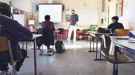Berlins Schulen dürfen schrittweise wieder öffnen. Viele Fragen sind weiter ungeklärt.