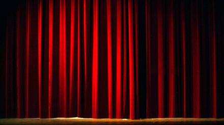 Der Theatervorhang bleibt zu. Die Krise trifft die Bühnenkunst stark.