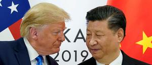 US-Präsident Donald Trump (l.) und Chinas Präsident Xi Jinping beim G20-Treffen in Osaka im Juni 2019. 