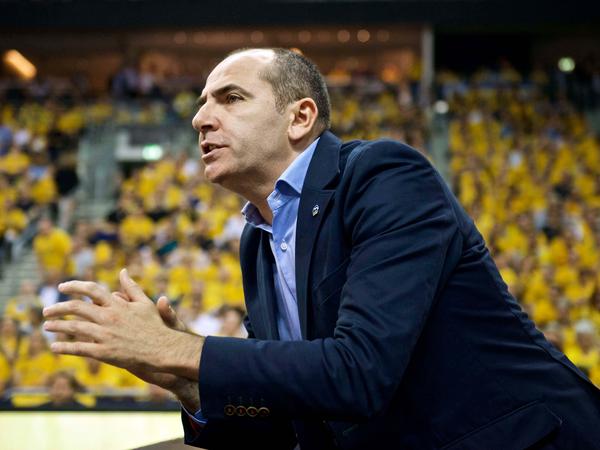 Ruhige Hand gefragt: Albas Sportdirektor Himar Ojeda hat einiges zu tun.