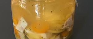 Im Weckglas hält sich die Suppe, bis man nach dem Fischfilet aus Rezept 1 wirklich wieder Appetit auf Fisch hat.