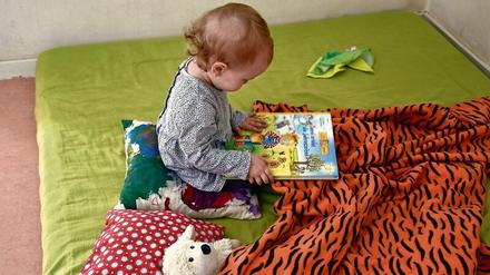 Ohne Anspruch auf Notbetreuung darf man Kinder unter zwei Jahren erst ab 20. Juli wieder in die Kita bringen.