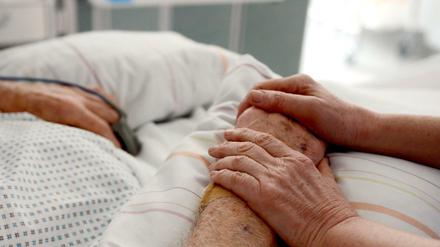 Dem Senat zufolge dürfen Patienten täglich von einer Person besucht werden.