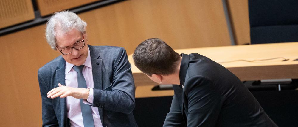 "Flatten the Curve" - der Verschuldung. Das ist das Ziel von Berlins Finanzsenator Matthias Kollatz-Ahnen (hier im April im Abgeordnetenhaus). Doch seine Kollegen bremsen seinen Plan aus.