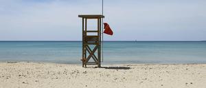 Noch sind viele Strände - wie hier in Arenal auf Mallorca - leer. 