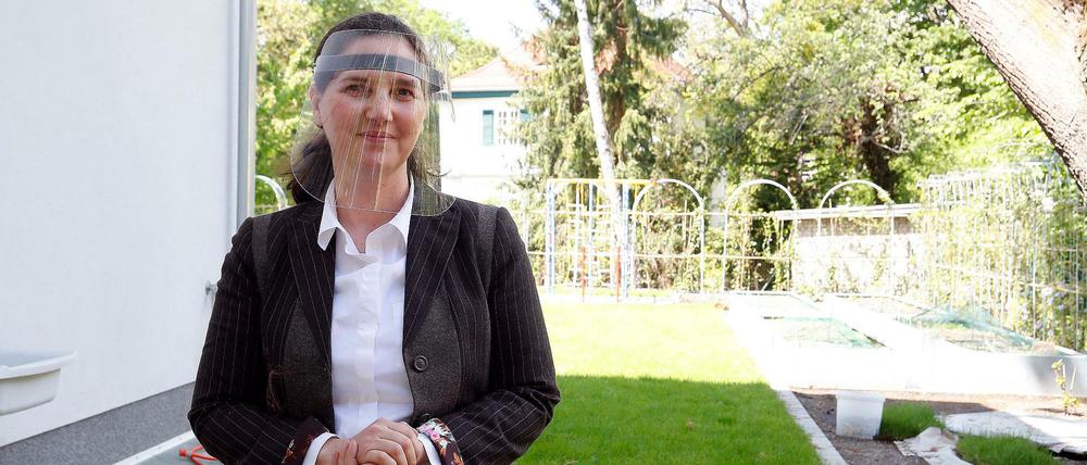 Nach der Quarantäne fuhr Harriet Häußler mit ihren Kindern Blut spenden, weil das Plasma von Genesenen als hilfreich gilt. Zugleich wird sie beschimpft.
