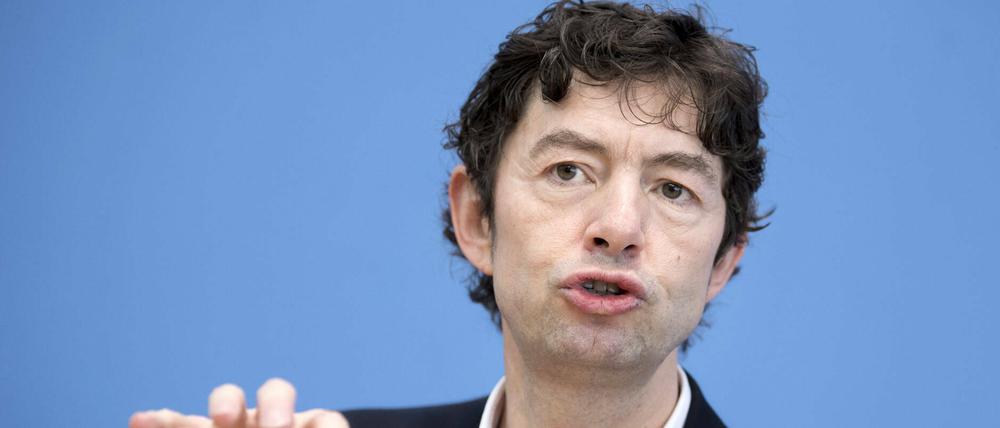 Christian Drosten spricht über den goldenen Mittelweg zwischen Gesundheitsschutz und wirtschaftlichen Interessen.