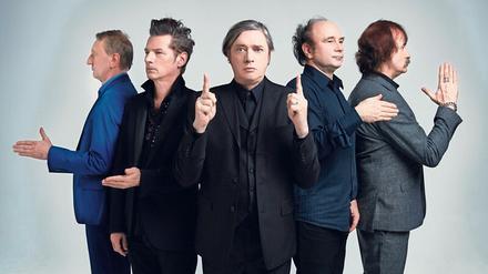 Die Neubauten bestehen 40 Jahre nach ihrer Gründung aus Jochen Arbeit, Rudolf Moser, Blixa Bargeld, N.U. Unruh, Alexander Hacke.