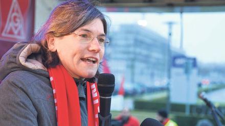 Weist auf die derzeitigen Probleme der Beschäftigten hin. Christiane Benner, zweite Vorsitzende der IG Metall.