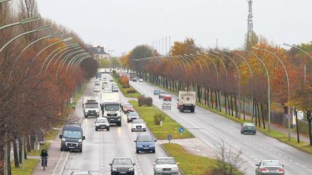 Blick aufs Adlergestell, eine Ausfallstraße im Berliner Bezirk Treptow-Köpenick.