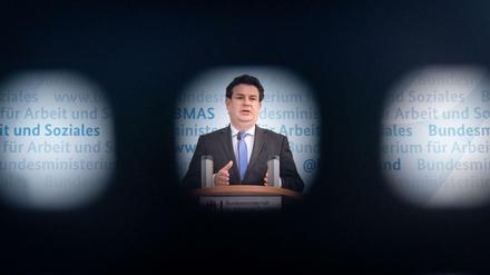 Bundesarbeitsminister Hubertus Heil (SPD) will an diesem Montag im Corona-Kabinett dazu Vorschläge zum Arbeitsschutz vorlegen.