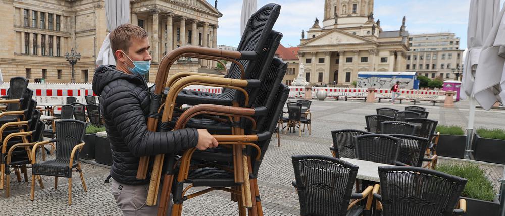 In Berlin machten am Freitag wieder Restaurants und Cafés aufmachen - wie hier am Gendarmenmarkt.