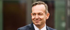 Volker Wissing (FDP), Landesvorsitzender seiner Partei und Wirtschaftsminister in Rheinland-Pfalz, nimmt an einer Pressekonferenz teil, auf der die Koalitionspartner der bisherigen Landesregierung SPD, Bündnis90/Die Grünen und die FDP über den Abschluss der Koalitionsverhandlungen berichten. Rheinland-Pfalz wird weiter von einer Ampel-Koalition aus SPD, Grünen und FDP regiert. +++ dpa-Bildfunk +++
