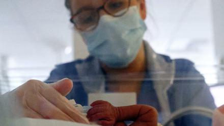 Rarität. In Russland trotzten Mutter und Baby dem Coronavirus.
