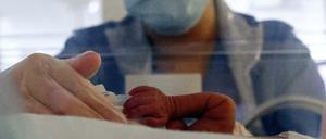 Rarität. In Russland trotzten Mutter und Baby dem Coronavirus.