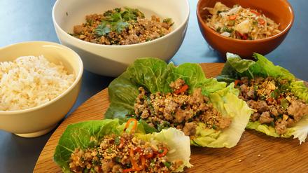 Schön scharf und knackig-leicht: panasiatische Salatwraps