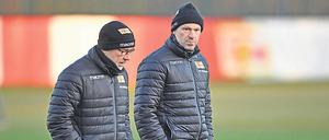 Der Chef fehlt: Urs Fischer (links) kann am Sonntag nicht dabei sein, Co-Trainer Markus Hoffmann ersetzt ihn.