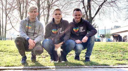 Ein Teil der Teams von "Liebe wen Du willst" - 22 Menschen arbeiten für den Verein.