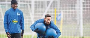 Zwei Säcke Geld hat Hertha ausgegeben. Von den vier Winter-Zugängen läuft es aber nur für Matheus Cunha (re.). Das gefällt auch Dedryck Boyata. 