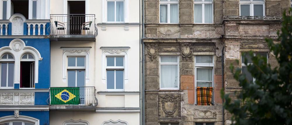 Soll ein Altbau saniert werden, gibt es in Eigentümergemeinschaften oft Streit über den Umfang der geplanten Vorhaben und deren Finanzierung. Durch eine Gesetzesänderung sollen nun weniger Eigentümer als bisher über weitreichende Umbaumaßnahmen beschließen können. 