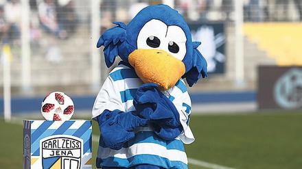 Heimverbot. Jena und Maskottchen Carl, der Mini Zeissig, müssen umziehen.