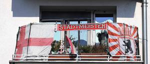 Stadtmeisteronien. Union-Fans zelebrieren den Sieg über Hertha.