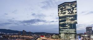 Bis 2015 das höchste Gebäude der Schweiz und Versammlungsort des fiktiven Geheimbunds: der Prime Tower in Zürich.