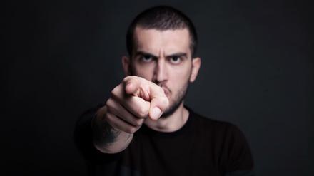 "Sind Sie etwa infiziert? Muss ich etwa Ihretwegen in Quarantäne?