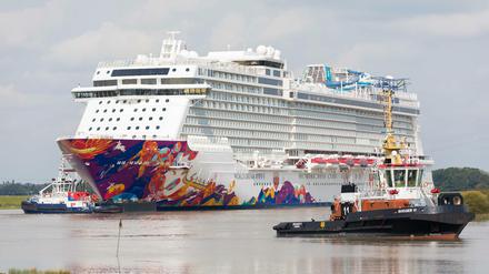 Die Meyer-Werft in Papenburg (Niedersachsen) baut Kreuzfahrtschiffe wie die "World Dream".