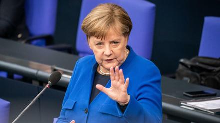 In der Coronakrise haben die Länder das Sagen – die Kanzlerin kann nur werben für ihre Position. Im Ausland hingegen gilt sie als eine der ganz Mächtigen. 
