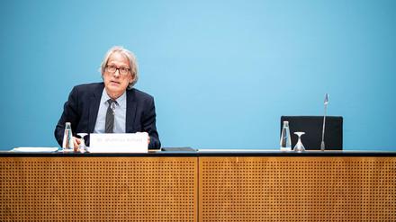 Herr der Zahlen. Finanzsenator muss in der Coronakrise mehr Schulden machen.