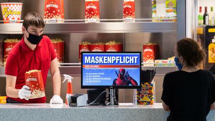 Maskenpflicht und Kontaktbeschränkungen bleiben bis bis 29. Juni. 