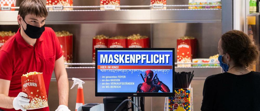 Maskenpflicht und Kontaktbeschränkungen bleiben bis bis 29. Juni. 