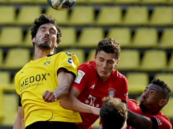 Augen zu und durch: Zwischen Dortmund und Bayern ging es zur Sache.