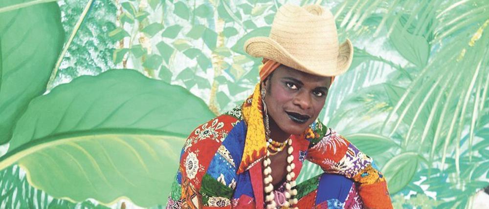 Verfremdungseffekt. Samuel Fosso als „The Liberated American Woman of the 70s“ (1997).
