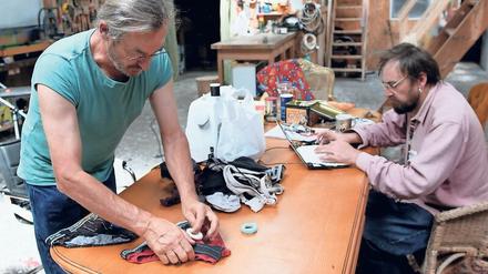 Verhütungsunterhosen. Christian Balaud (l.) und Aurélien Le Gal von der Firma Ardecom haben gut zu tun.
