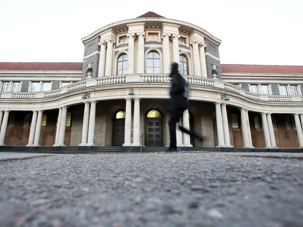 Das historische Hauptgebäude der Universität Hamburg.