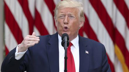 US-Präsident Donald Trump legt sich mit Twitter und Facebook an.