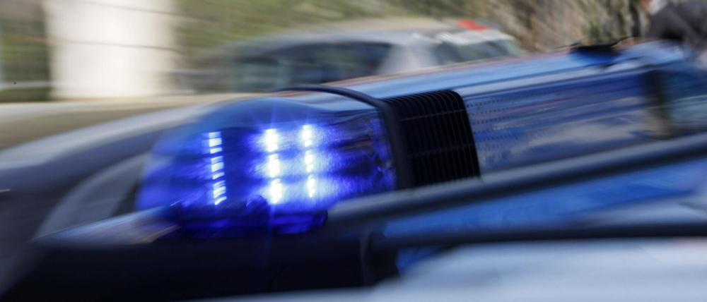 Mehr als zwei Dutzend Streifenwagen waren am Sonntagmorgen im Einsatz in Nürnberg. (Symbolbild)