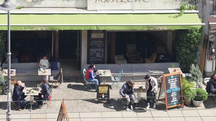 Berliner Gastwirte haben in der Coronakrise schwere Verluste erlitten. Der Senat will ihnen im Sommer das Geschäft unter freiem Himmel erleichtern.