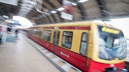 Rasante Debatten um die Zukunft der S-Bahn im Berliner Senat.
