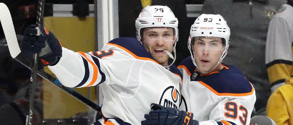 Leon Draisaitl (links) von den Edmonton Oilers jubelte in dieser Saison immer wieder.
