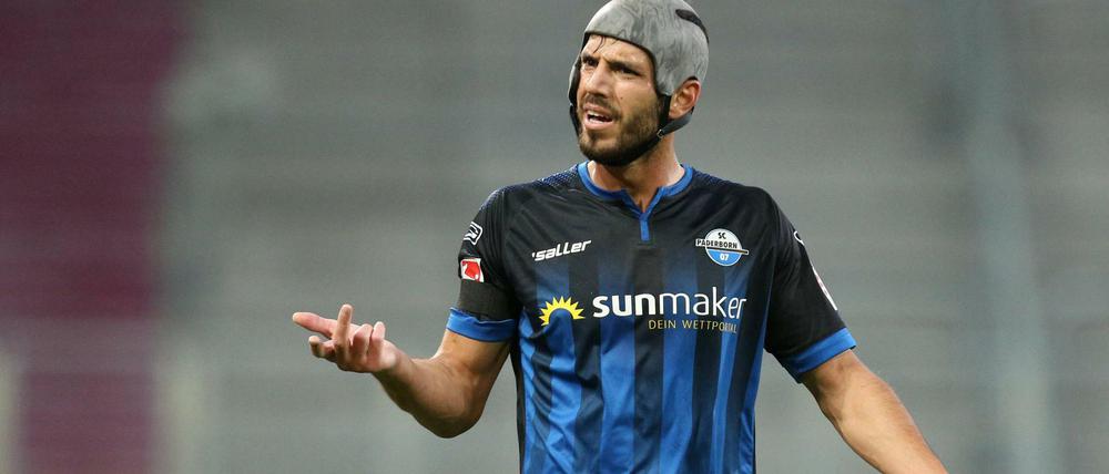 Kaum mehr zu retten: Der SC Paderborn mit Klaus Gjasula.